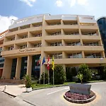 Sun Palace