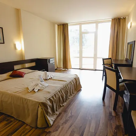 Хотел Sun Palace
